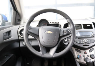 Подержанный автомобиль Chevrolet Aveo Sedan 2012 года (17 фото)