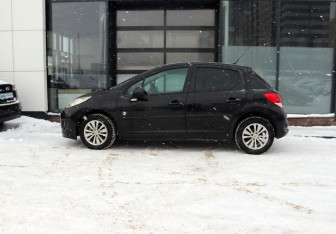 Подержанный автомобиль Peugeot 207 Hatchback 2011 года (2 фото)