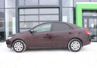 Подержанный автомобиль Kia Cerato Sedan 2010 года (2 фото)