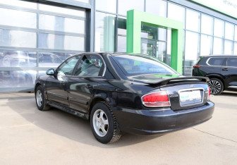 Подержанный автомобиль Hyundai Sonata 2008 года (3 фото)