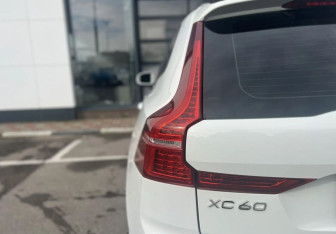 Подержанный автомобиль Volvo XC60 2018 года (11 фото)