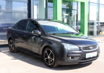 Подержанный автомобиль Ford Focus Sedan 2006 года (2 фото)