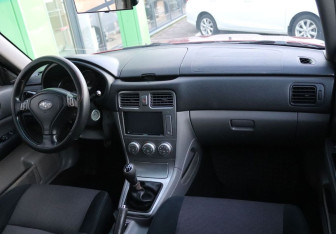 Подержанный автомобиль Subaru Forester Suv 2006 года (14 фото)