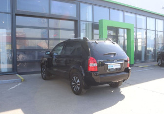 Подержанный автомобиль Hyundai Tucson 2008 года (3 фото)