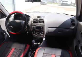 Подержанный автомобиль Hyundai Accent Sedan 2007 года (13 фото)