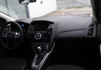 Подержанный автомобиль Ford Focus Sedan 2014 года (12 фото)