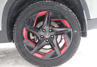 Подержанный автомобиль Omoda C5 2023 года (10 фото)