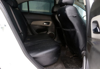 Подержанный автомобиль Chevrolet Cruze Sedan 2014 года (12 фото)