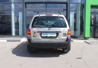 Подержанный автомобиль Ford Escape 2001 года (4 фото)