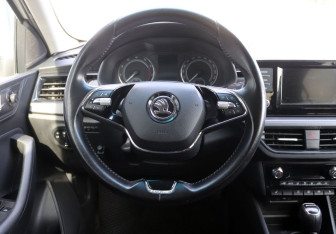 Подержанный автомобиль Skoda Rapid Liftback 2020 года (15 фото)