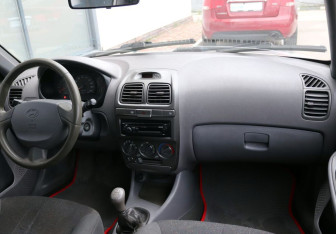 Подержанный автомобиль Hyundai Accent Sedan 2009 года (11 фото)