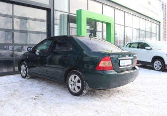 Подержанный автомобиль Toyota Corolla Sedan 2006 года (3 фото)