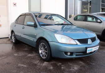 Подержанный автомобиль Mitsubishi Lancer Sedan 2006 года (2 фото)