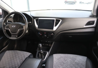 Подержанный автомобиль Hyundai Solaris Sedan 2018 года (13 фото)