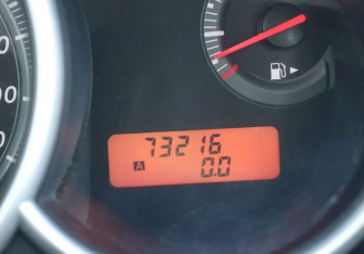 Подержанный автомобиль Nissan Tiida Hatchback 2010 года (17 фото)