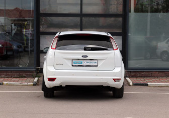 Подержанный автомобиль Ford Focus Hatchback 2010 года (3 фото)