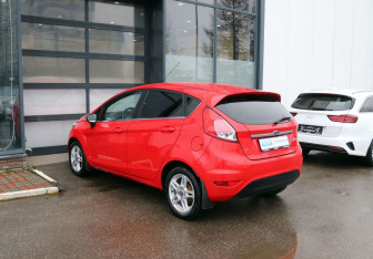 Подержанный автомобиль Ford Fiesta Hatchback 2016 года (3 фото)