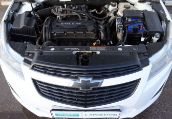 Подержанный автомобиль Chevrolet Cruze Sedan 2014 года (10 фото)
