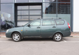 Подержанный автомобиль LADA (ВАЗ) Priora Wagon 2010 года (2 фото)