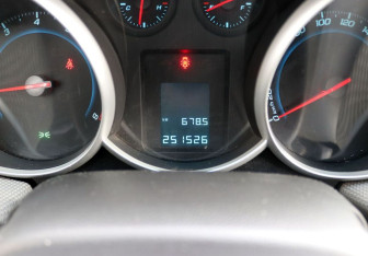 Подержанный автомобиль Chevrolet Cruze Sedan 2014 года (17 фото)