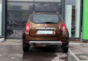 Подержанный автомобиль Renault Duster 2013 года (3 фото)