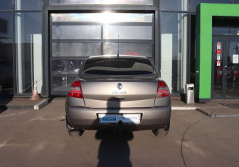 Подержанный автомобиль Renault Megane Sedan 2008 года (4 фото)
