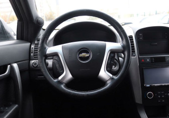 Подержанный автомобиль Chevrolet Captiva 2011 года (15 фото)