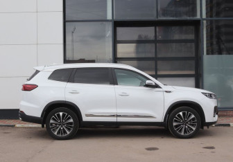Подержанный автомобиль Chery Tiggo 8 Pro Max 2023 года (6 фото)