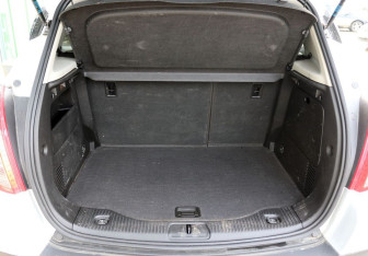 Подержанный автомобиль Opel Mokka 2013 года (9 фото)