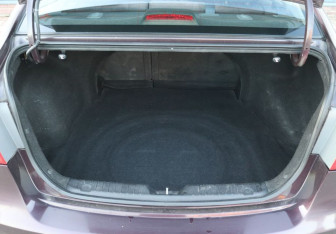 Подержанный автомобиль Hyundai Elantra Sedan 2008 года (9 фото)