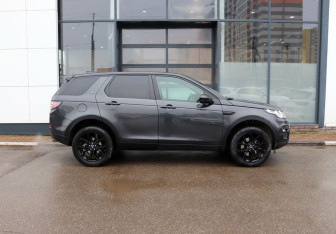 Подержанный автомобиль Land Rover Discovery Sport 2018 года (6 фото)