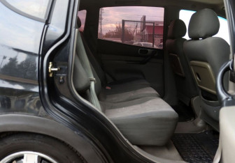 Подержанный автомобиль Daewoo Tacuma 2002 года (12 фото)