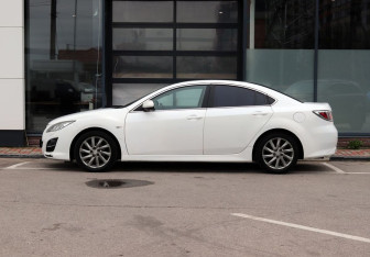 Подержанный автомобиль Mazda 6 Sedan 2010 года (4 фото)