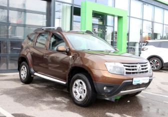 Подержанный автомобиль Renault Duster 2013 года (2 фото)