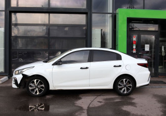 Подержанный автомобиль Kia Rio Sedan 2017 года (4 фото)