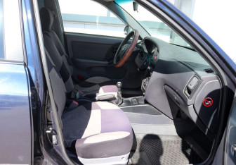 Подержанный автомобиль Hyundai Elantra Sedan 2006 года (10 фото)
