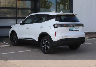 Подержанный автомобиль Chery Tiggo 4 Pro 2024 года (3 фото)
