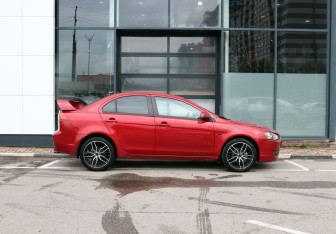 Подержанный автомобиль Mitsubishi Lancer Sedan 2008 года (8 фото)