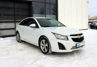 Подержанный автомобиль Chevrolet Cruze Sedan 2014 года (7 фото)