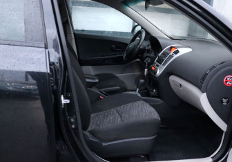 Подержанный автомобиль Kia Ceed Hatchback 2007 года (9 фото)