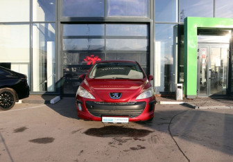 Подержанный автомобиль Peugeot 308 Hatchback 2008 года (8 фото)