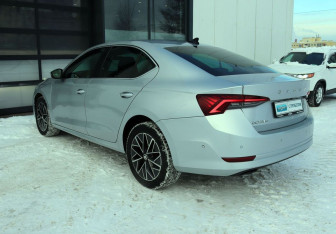 Подержанный автомобиль Skoda Octavia Liftback 2020 года (3 фото)
