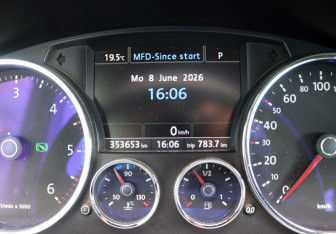 Подержанный автомобиль Volkswagen Touareg 2008 года (13 фото)
