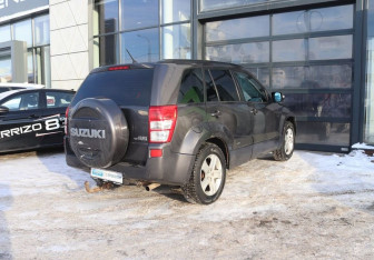 Подержанный автомобиль Suzuki Grand Vitara 2008 года (5 фото)