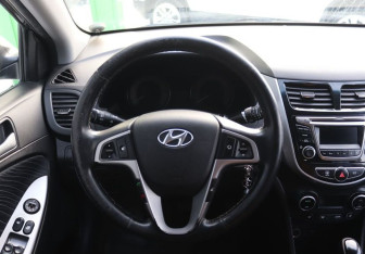 Подержанный автомобиль Hyundai Solaris Sedan 2016 года (15 фото)