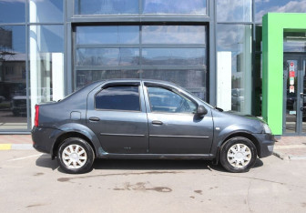 Подержанный автомобиль Renault Logan Sedan 2010 года (6 фото)