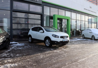 Подержанный автомобиль Nissan Qashqai 2011 года (7 фото)