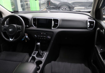 Подержанный автомобиль Kia Sportage 2018 года (13 фото)