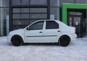 Подержанный автомобиль Renault Logan Sedan 2011 года (2 фото)