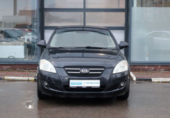 Подержанный автомобиль Kia Ceed Hatchback 2007 года (7 фото)